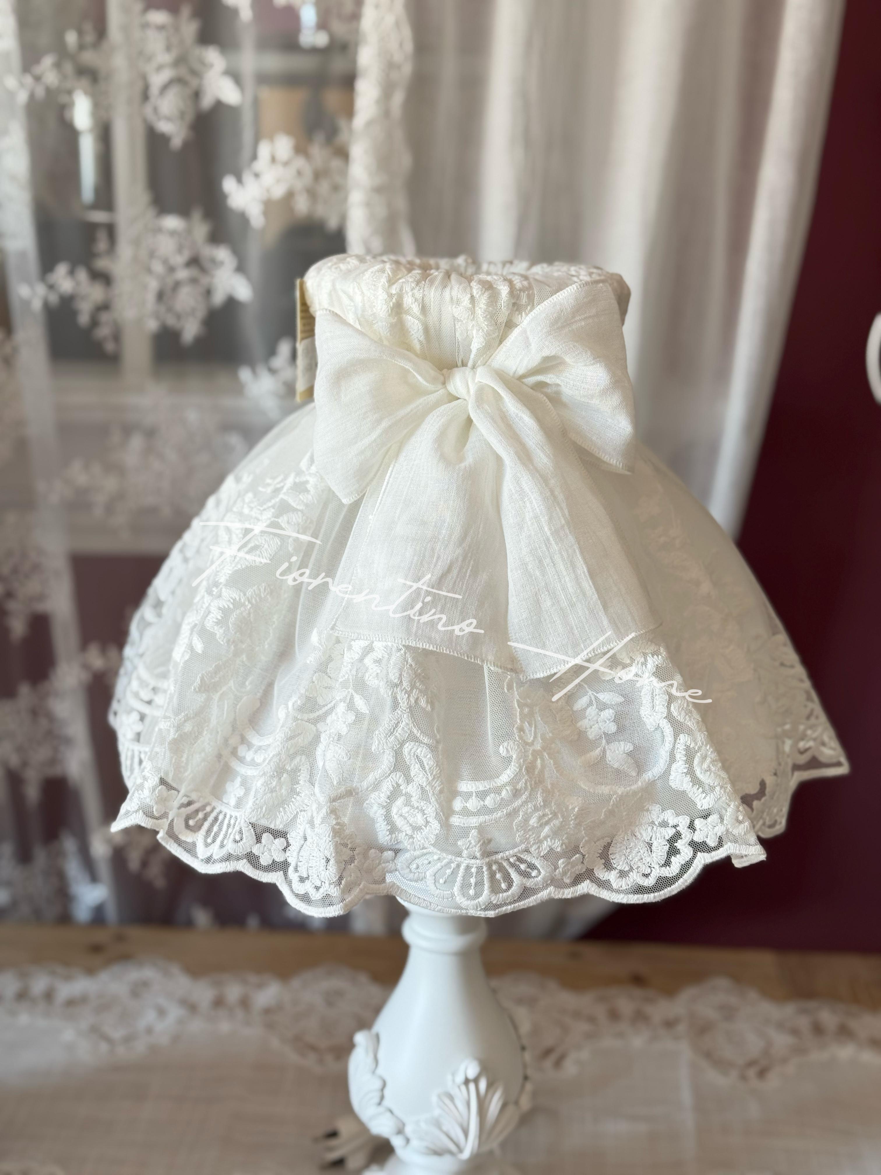 Lume in legno con fregi c/paralume sartoriale romantico Royal  - H.60 cm - Charme Home Textile